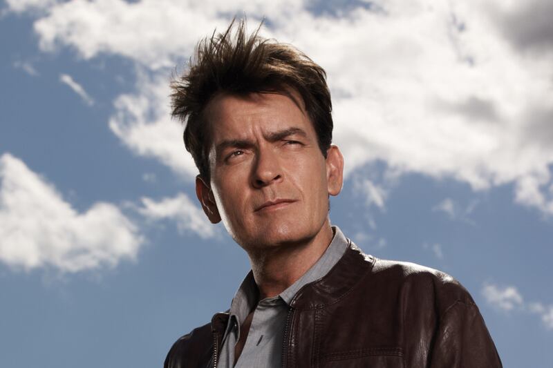 articles/2012/07/23/charlie-sheen-anger-management-on-fx-directv-fiat/charlie-sheen-anger-management-fernandez_p60xxa