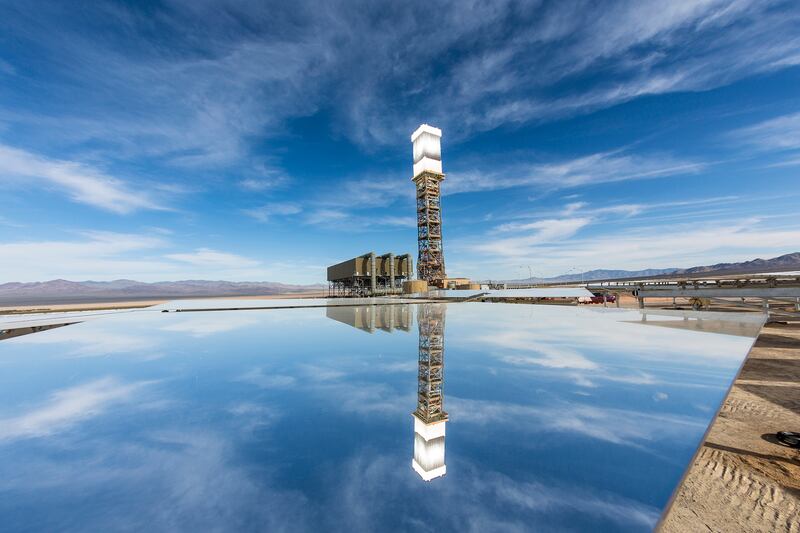 articles/2013/09/28/solar-power-plant-in-the-mojave-could-power-140-000-homes/130928-dzieza-embed1_ivwoia