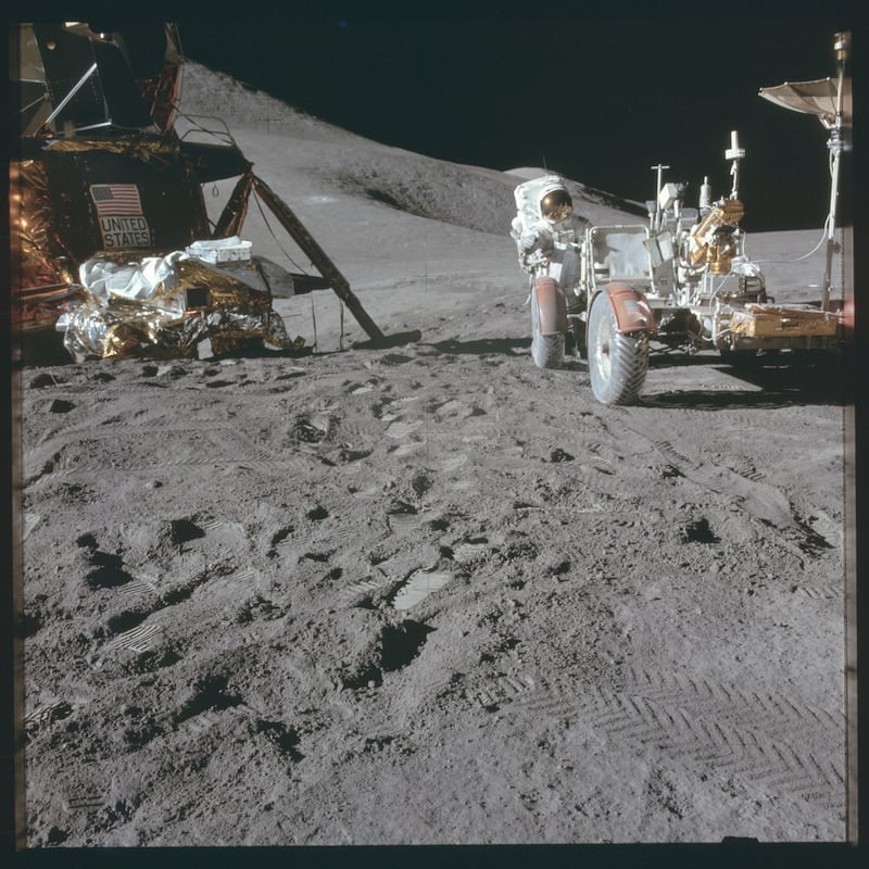 galleries/2015/10/04/a-brief-history-of-the-apollo-mission-photos/151004-apollo-missions-10_xlvbsf