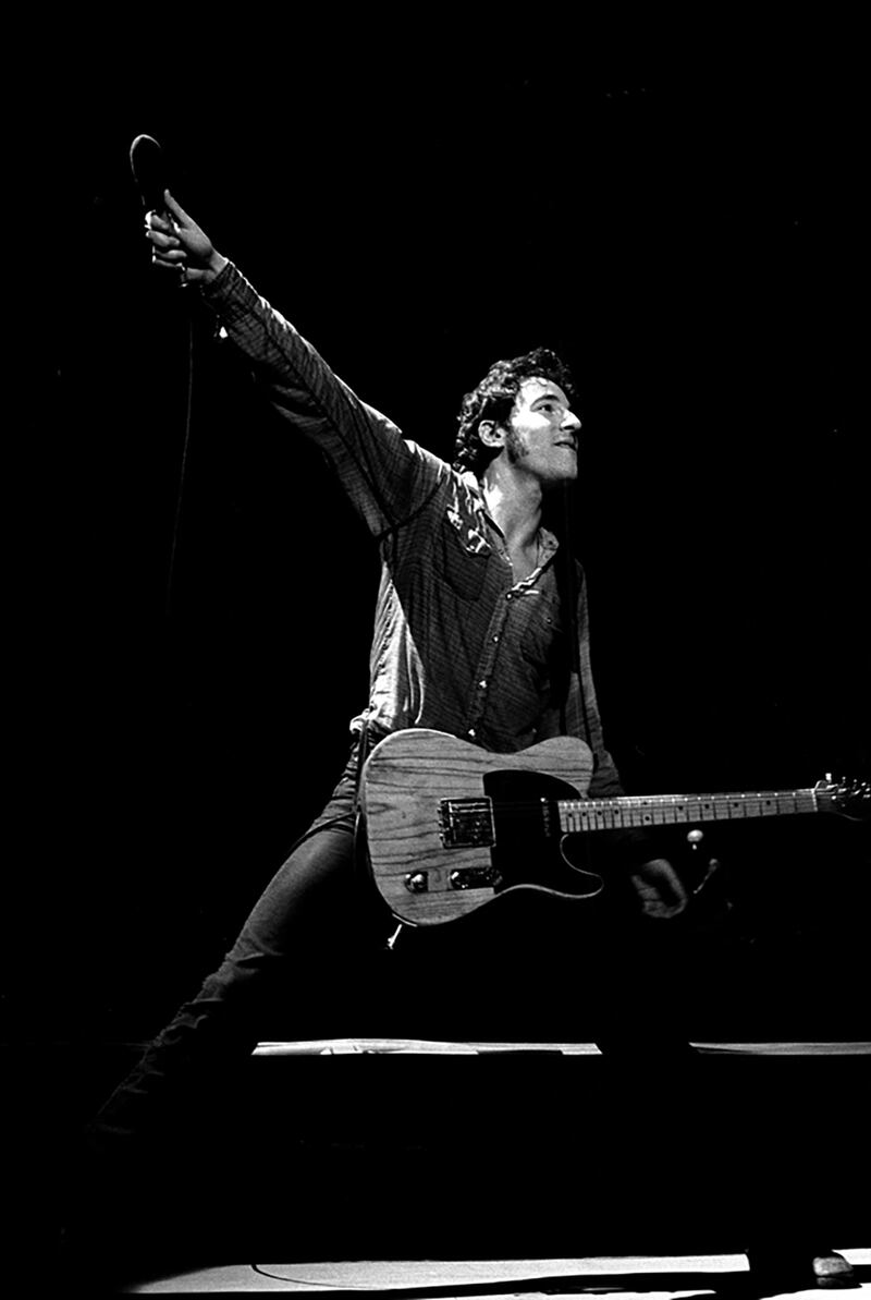 articles/2016/02/07/how-bruce-springsteen-became-the-boss/160206-ciampaglia-bruce-springsteen-embed2_ibzq4a