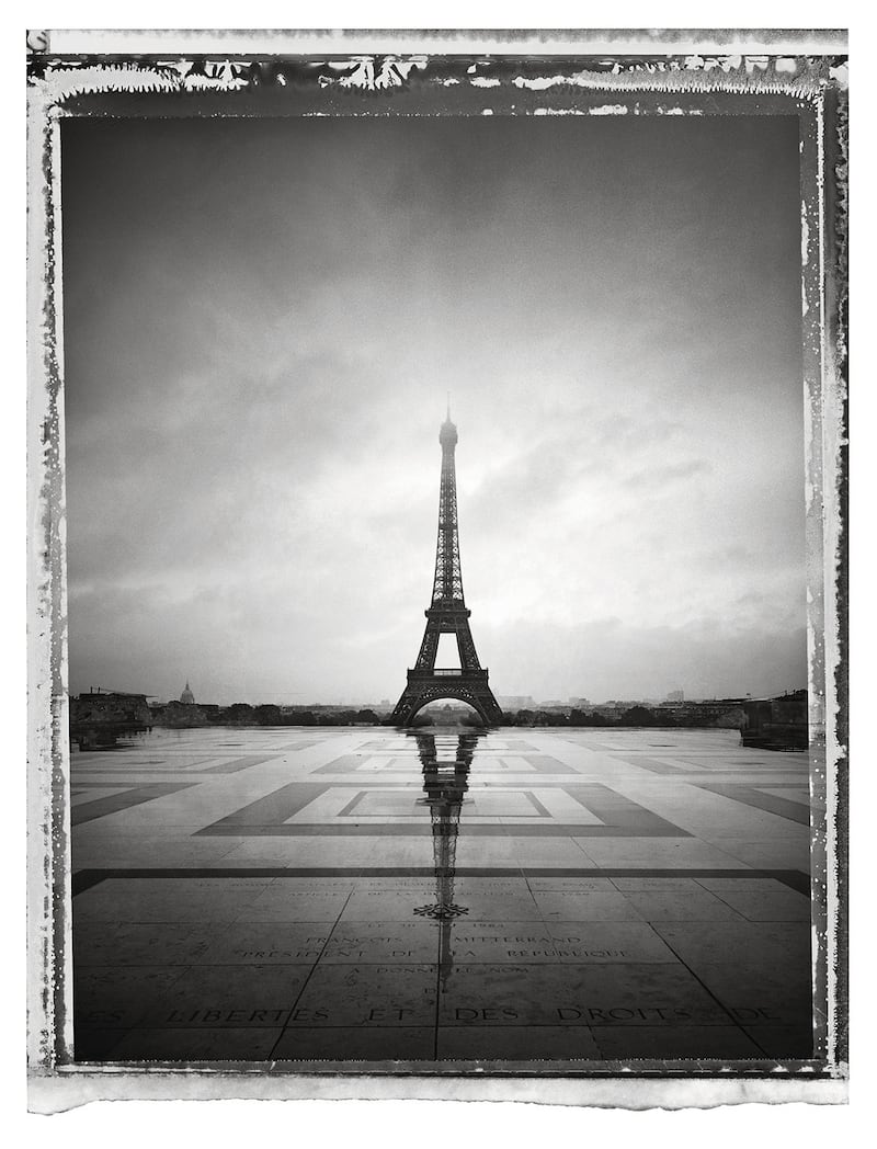 galleries/2014/11/28/paris-city-of-light-in-black-and-white-photos/141119-paris-city-lights-01_bihquv