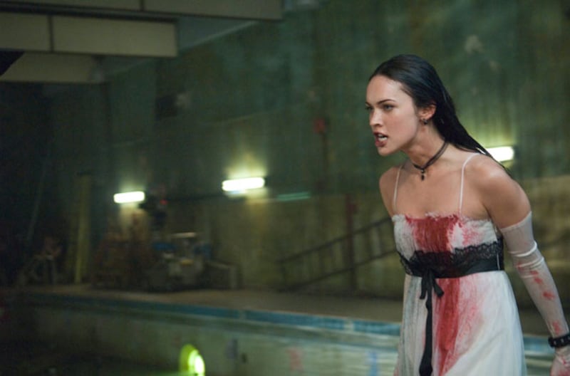 articles/2009/09/18/revenge-of-the-scream-queens/scream-queens---jennifers-body-1_ytndd8