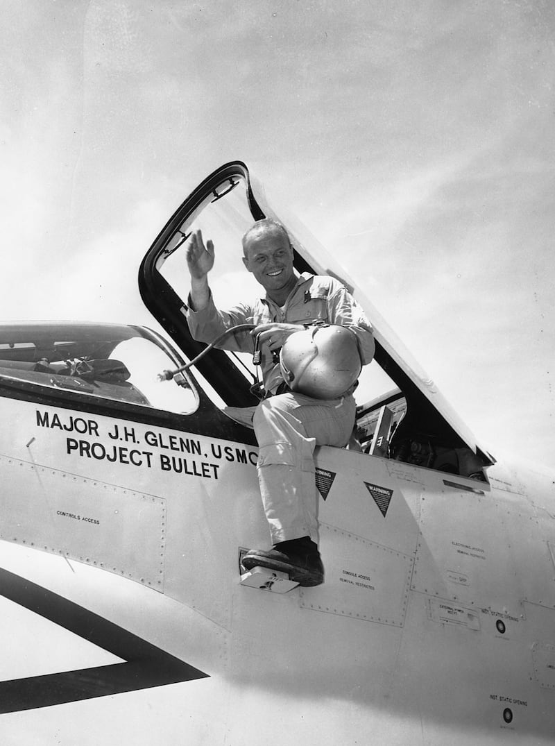 galleries/2013/06/03/the-last-of-their-kind-world-war-ii-heroes-in-the-senate-photos/130603-john-glenn_l0y6eh