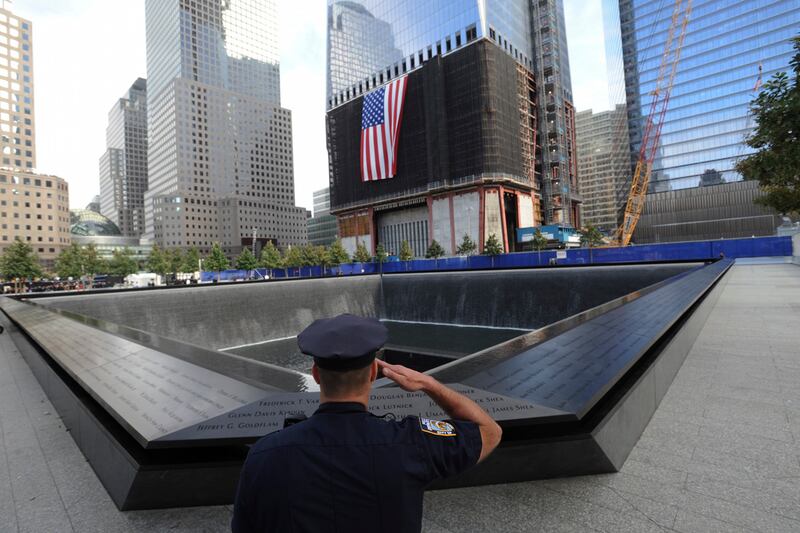 galleries/2011/09/11/911-memorial-ceremony-10th-anniversary-obama-bush-photos/911-memorial-gal_gytgow