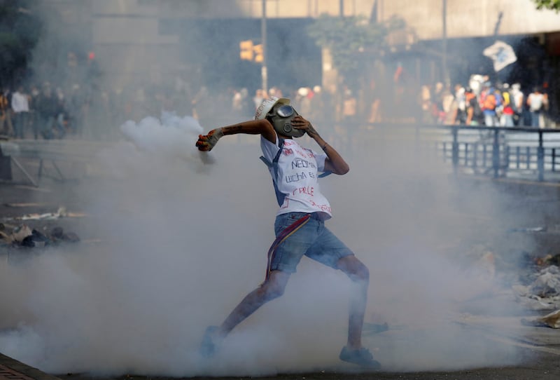 170613-venezuela-protests-14_y4cgz2