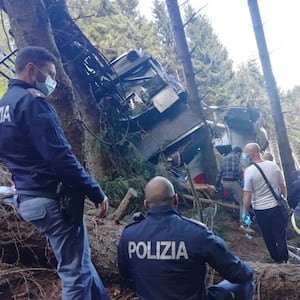 2021-05-23T135058Z_1834106868_RC2PLN9HJ9TF_RTRMADP_3_ITALY-CABLEWAY_ahyahi