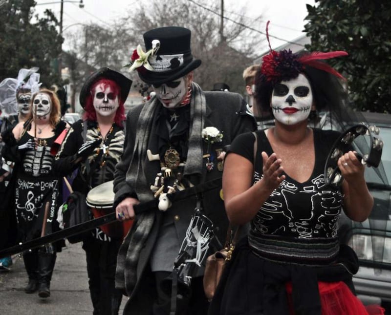 galleries/2014/11/01/day-of-the-dead-comes-to-new-orleans-photos/141031-skin-bones-02_pdnzuo