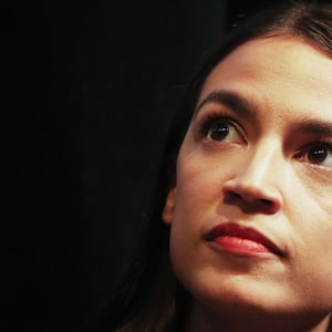 181113-resnick-alexandria-ocasio-cortez-protest-hero_nw0pr2