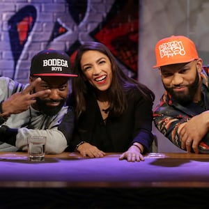 DESUS_MERO_101_0202.R_ggv8zt