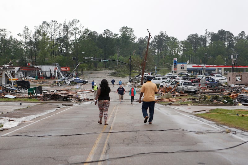 galleries/2014/04/29/the-path-of-destruction-tornadoes-left-in-the-south-photos/140429-tornado-8_jdp3je