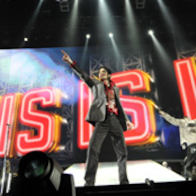 articles/2009/10/25/michael-jacksons-last-dance/michael-jackson-this-is-it_58438_k1shj6