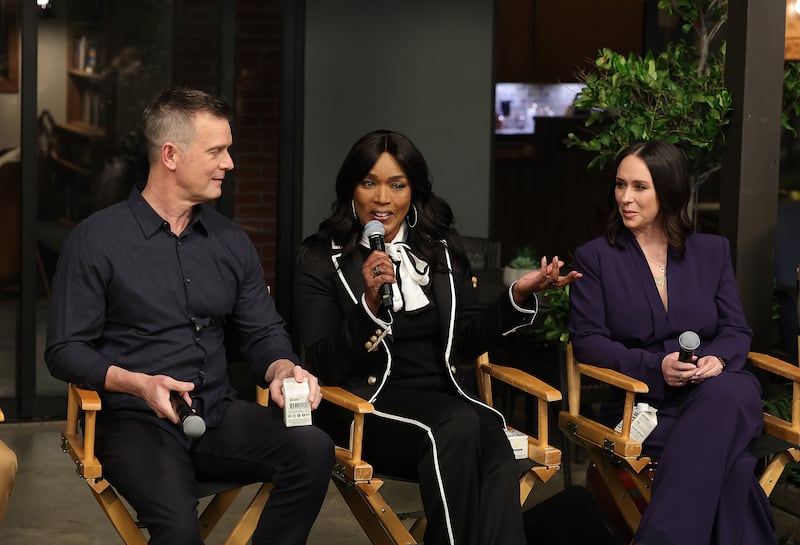 Photo of Peter Krause, Angela Bassett, and Jennifer Love Hewitt sitting