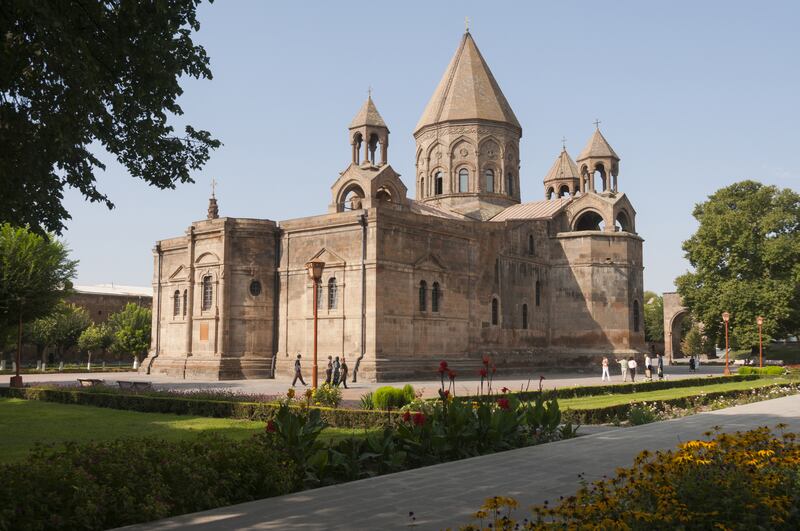 200808-Kemper-Armenia-Enchanting-Monasteries-embed3_gugkum