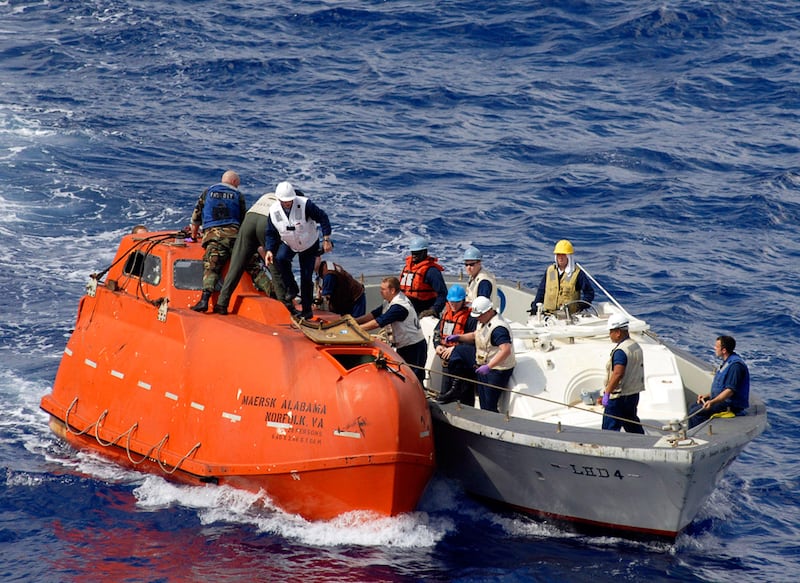 galleries/2010/10/08/amazing-rescues/amazing-rescues---somali-pirates_xfaimw