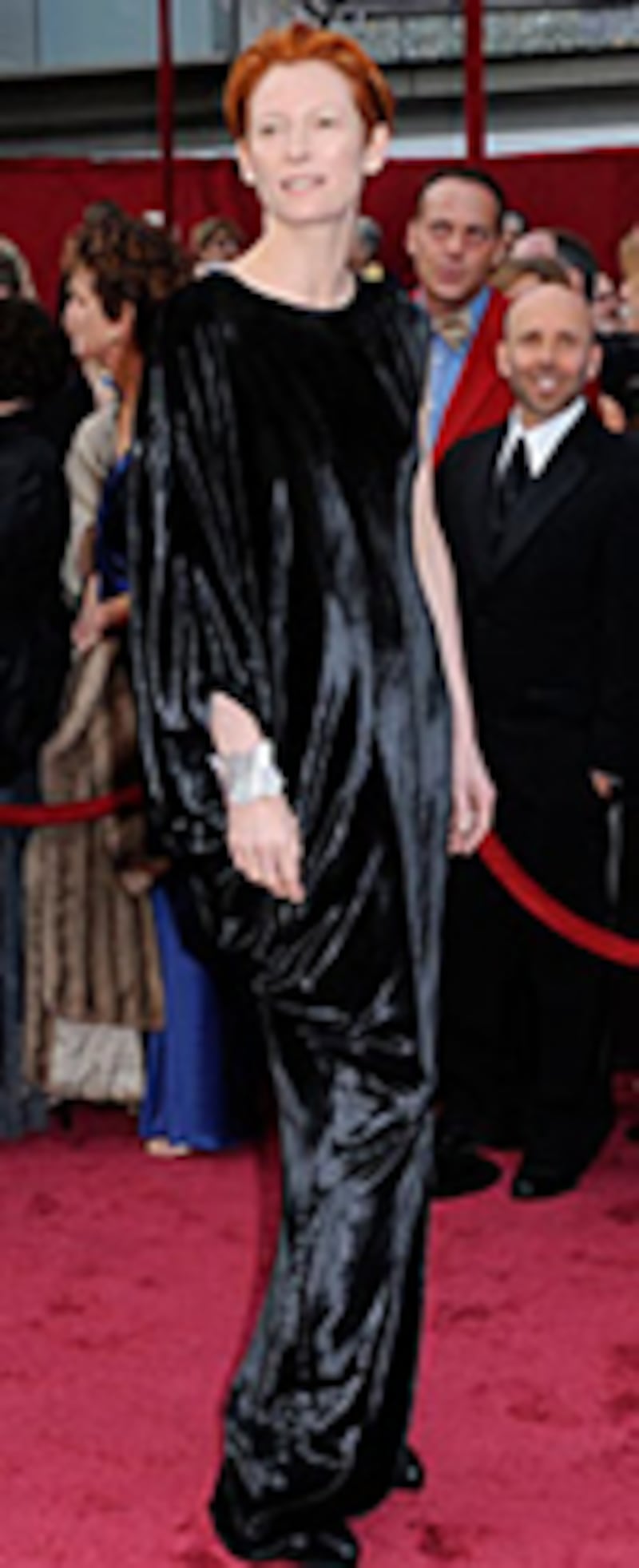 articles/2009/02/21/the-10-most-horrendous-oscar-gowns-in-history/hrabi-oscar-gowns---tilda-swinton_zcr1z0