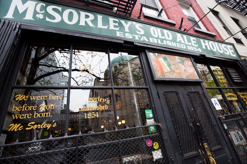 articles/2017/05/09/a-vip-tour-of-mcsorley-s-old-ale-house/170507-rothbaum-mcsorleys-embed1_oojxkh