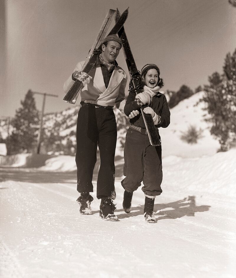 galleries/2013/12/22/classic-stars-on-the-slopes-photos/131220-classic-stars-on-skis-3_acgpl2