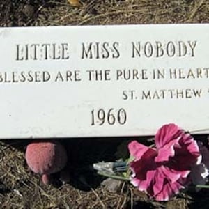 grave-little-miss-nobody_p9fr6o