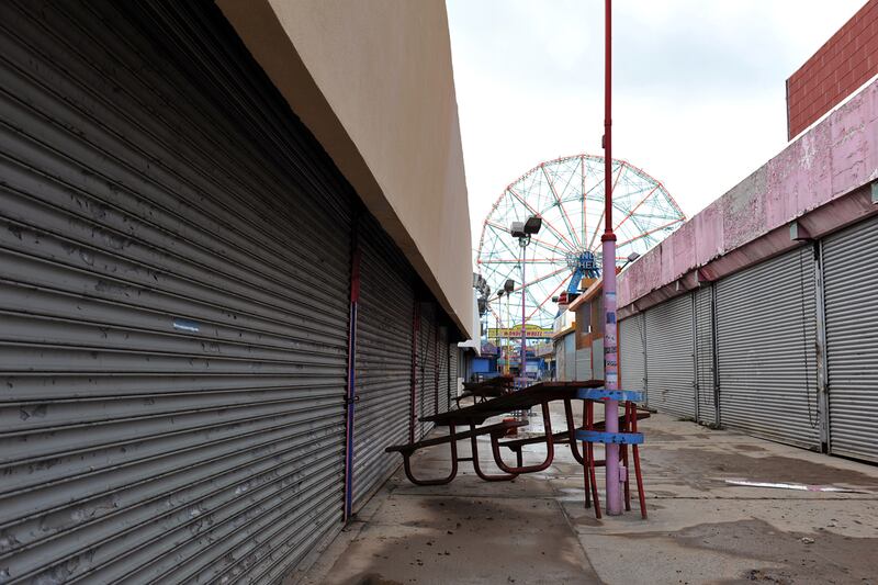 galleries/2012/11/01/coney-island-s-hurricane-sandy-nightmare-photos/coney-island-sandy-01_df0ft5