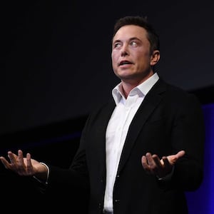 180907-bekiempis-elon-musk-tesla-hero_md8pkw