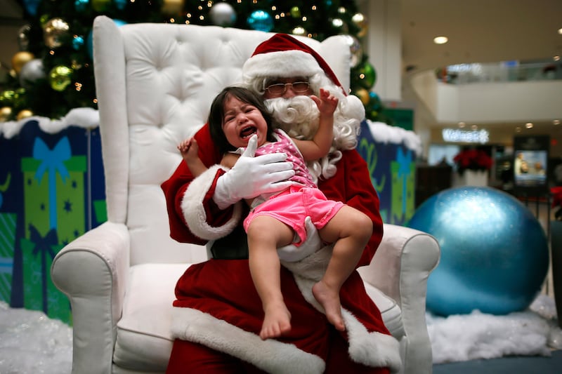 galleries/2015/12/21/children-horrified-by-santa-photos/151221-santa-kids6_a4xlnj