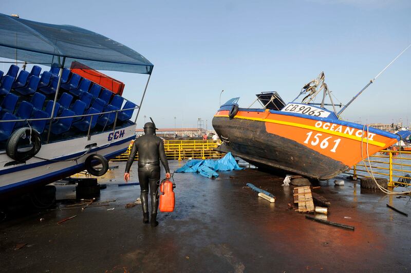 galleries/2014/04/02/tsunami-generated-after-earthquake-strikes-off-northern-chilean-coast-photos/140402-chile-earthquake-12_kr6ebz