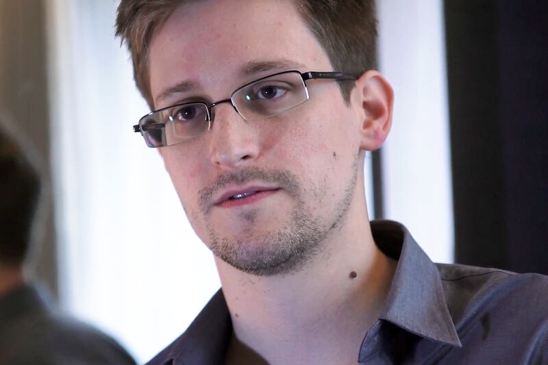 articles/2013/06/17/the-best-bit-from-edward-snowden-s-live-q-a-session/130617-edward-snowden-qa-dickson-tease_m7yrp0