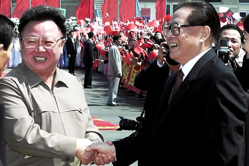 galleries/2011/12/19/kim-jong-il-life-in-photos/kim-jong-il-14_s6j9vs