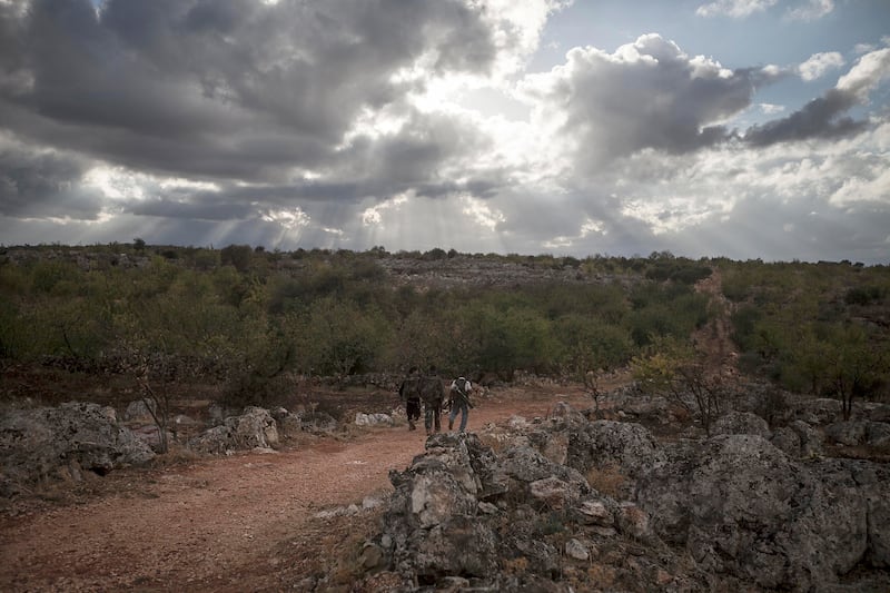 galleries/2013/10/09/the-last-ones-left-photos-of-a-syrian-family-that-refuse-to-leave-their-village/131007-syria-family13_uqunfe