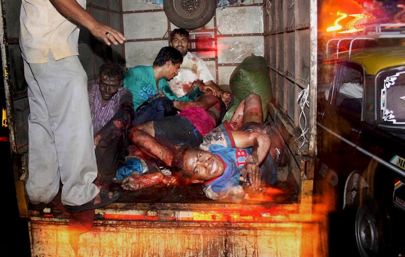 galleries/2011/07/13/mumbai-blasts-shocking-photos/mumbai-bombing8_y3f5vv