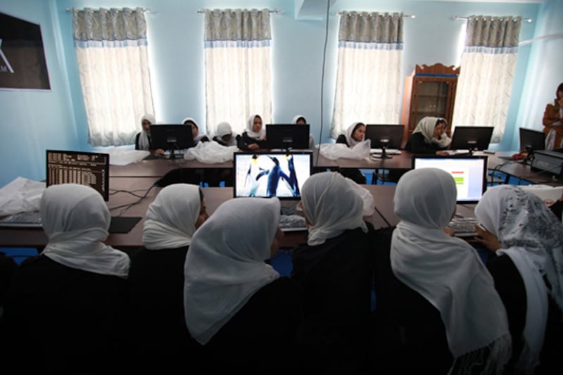 articles/2012/09/01/in-afghanistan-roya-mahboob-connects-girls-with-computers/roya-mahboob-shah-02_uv4src