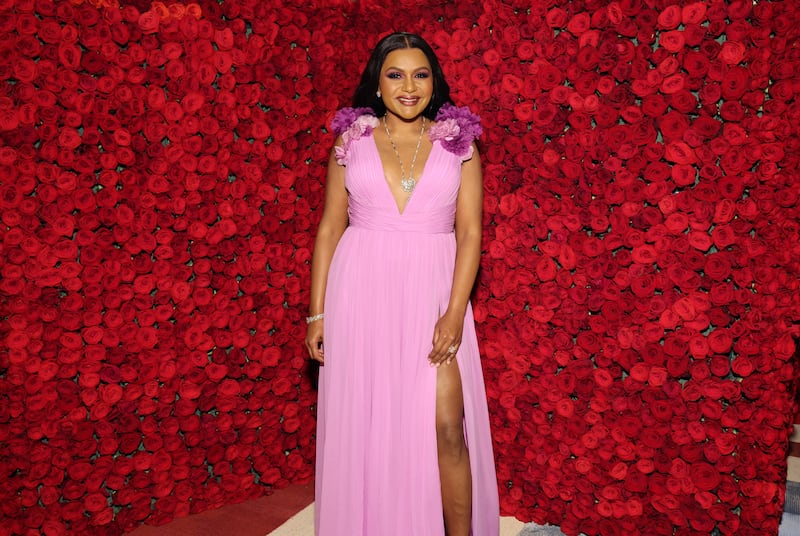 met-gala-mindy-kaling_vxhyu1