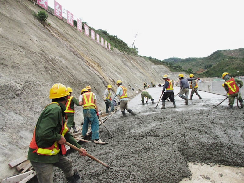 embed-cement_workers_zragwn