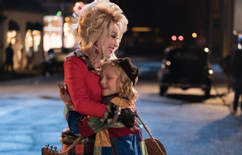 articles/2016/11/30/dolly-parton-is-here-to-save-christmas-y-all/161129-fallon-dolly-parton-christmas-embed_vmlpyq