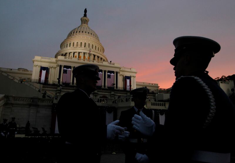 galleries/2013/01/21/president-obama-s-second-inauguration-photos/130121-military-inauguration-dawn_fkowy0