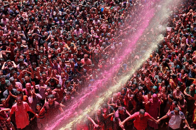 galleries/2016/03/24/india-and-nepal-greet-spring-with-color-photos/160323_holi_08_j9gfog