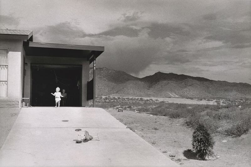 galleries/2014/06/27/garry-winogrand-retrospective-at-the-met-photos/garry-winogrand-albuquerque-1957_wmzewg