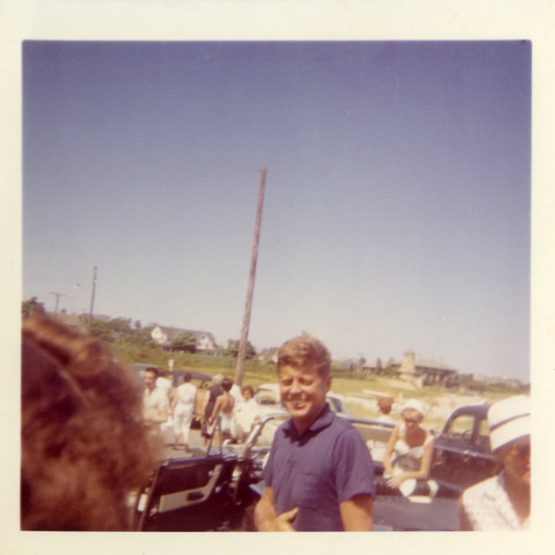 galleries/2015/06/24/exclusive-unseen-kennedy-photos/150624-kennedy-unseen-08_q50pl5