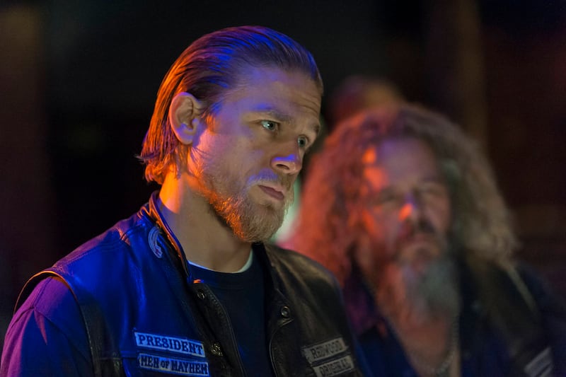 articles/2013/09/10/why-sons-of-anarchy-s-controversial-season-premiere-twist-was-a-mistake/130909-lynch-sons-anarchy-tease-embed_dm3fml