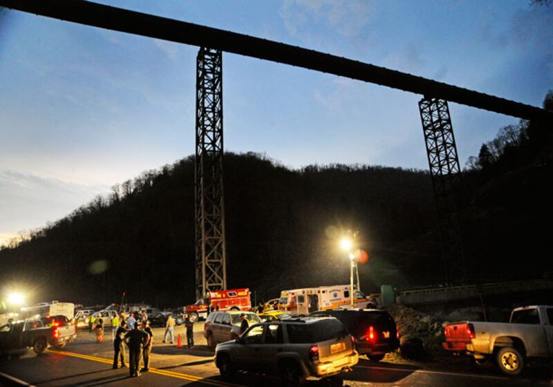 galleries/2010/04/06/west-virginia-mining-tragedy/west-va-mine-accident---9_djogyk