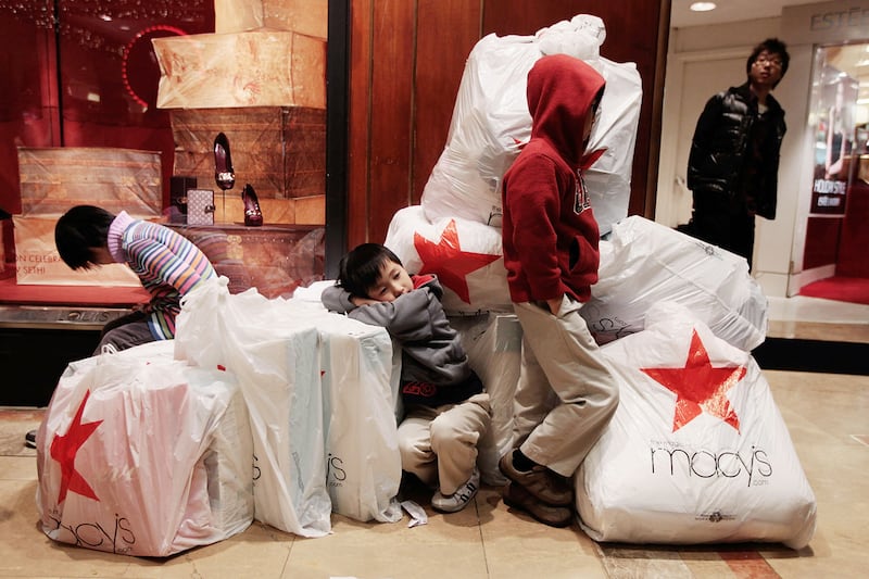 galleries/2011/11/24/10-best-stores-for-black-friday-photos/black-friday-stores-macys_tl7usz