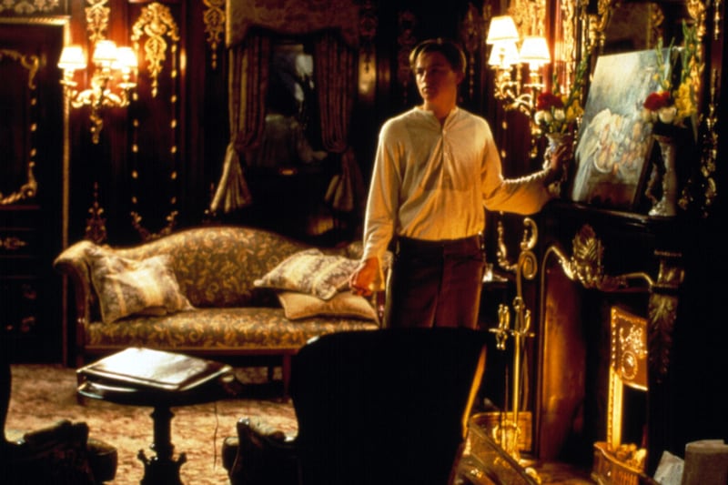 galleries/2012/04/06/secrets-from-the-set-of-the-movie-titanic-photos/titanic-secrets-couch-bed_bsyyyf