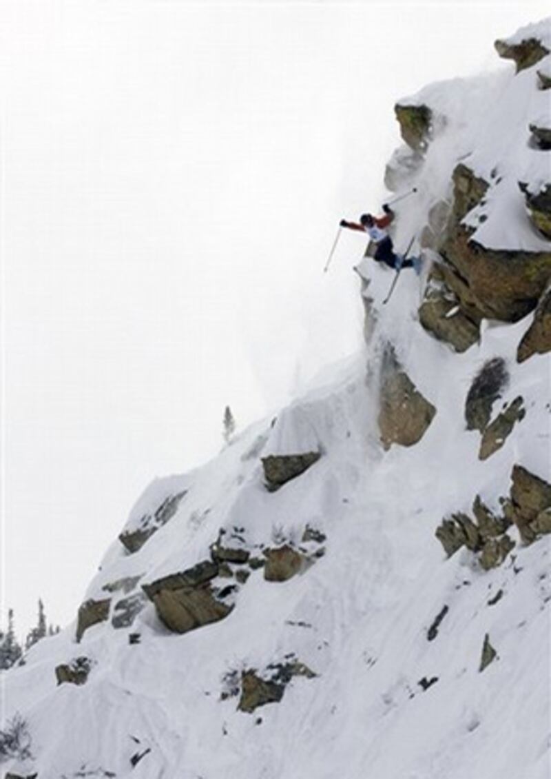 galleries/2010/12/21/the-world-s-13-most-dangerous-ski-runs/extreme-ski-slopes---body-bag-glades_ntyl0x