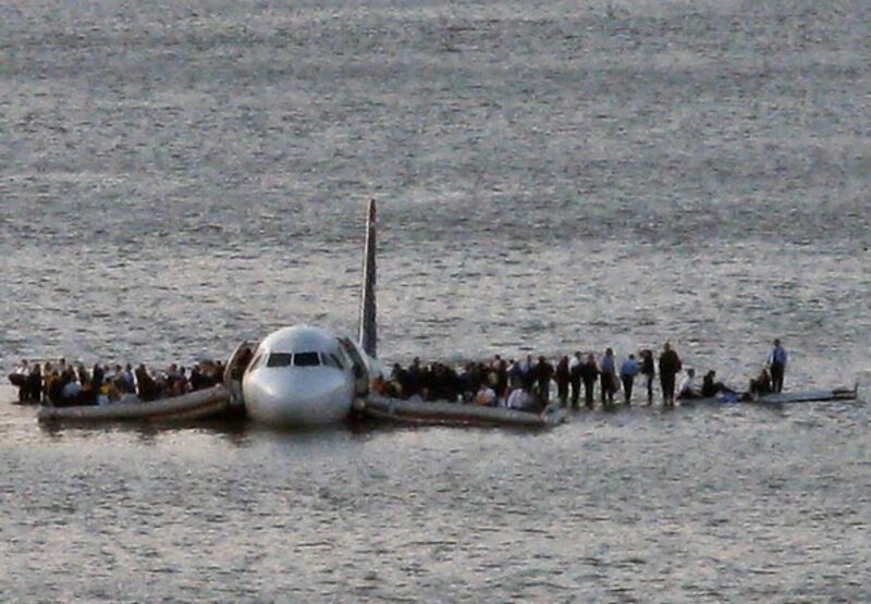 galleries/2009/01/16/miracle-on-the-hudson/plane-crash-13_bbey1d