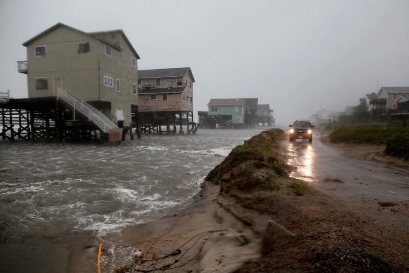 galleries/2011/08/26/hurricane-irene-photos/hurricane-irene-nags-head-nc-photos_m0tso2