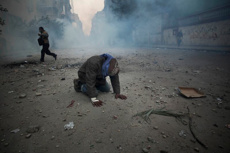 galleries/2011/11/22/cairo-protest-crackdown-photos/egypt-cracks-down-protesters-cs_avbzfz