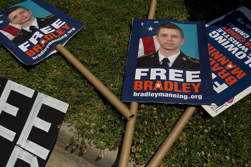 articles/2013/07/19/is-judge-deborah-lind-bradley-manning-s-biggest-enemy/130718-bradley-manning-tease_ekvwmg