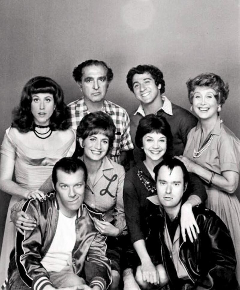 Laverne_and_Shirley_cast_iqybo9