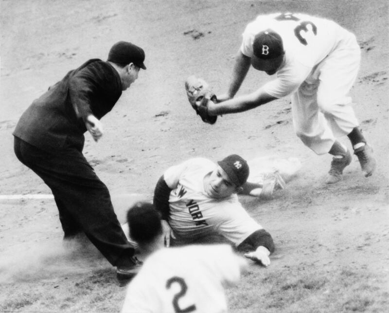 galleries/2015/09/23/the-life-of-baseball-great-yogi-berra-photos/150923-berra-obit-2_p2tgfe