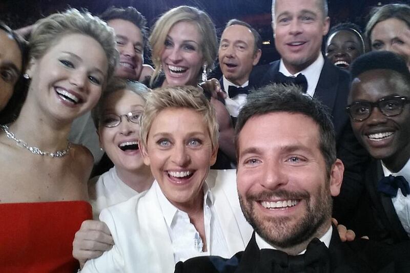 articles/2014/03/02/ellen-s-epic-oscar-selfie-is-now-the-most-retweeted-tweet-ever/20140302-fallon-selfie_clcyua